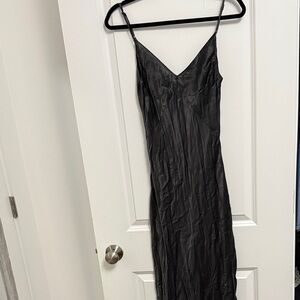 DISSH Elegant Black Midi Slip Dress